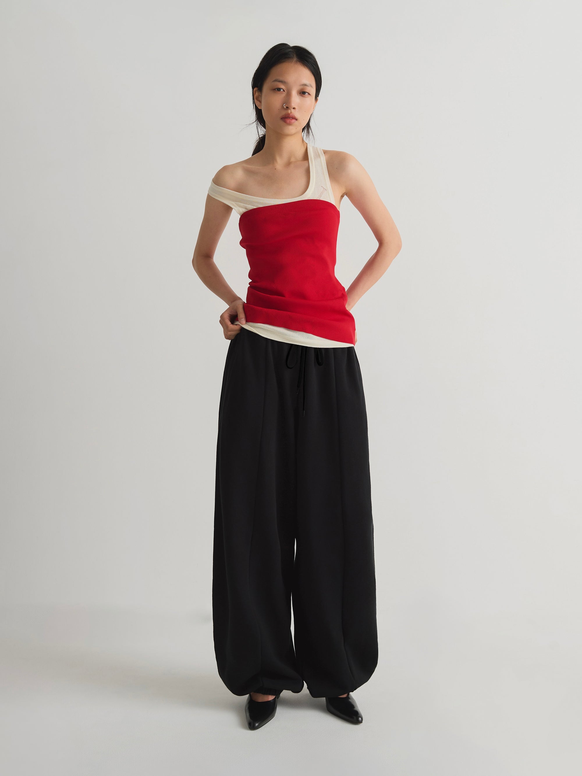 color:BLACK