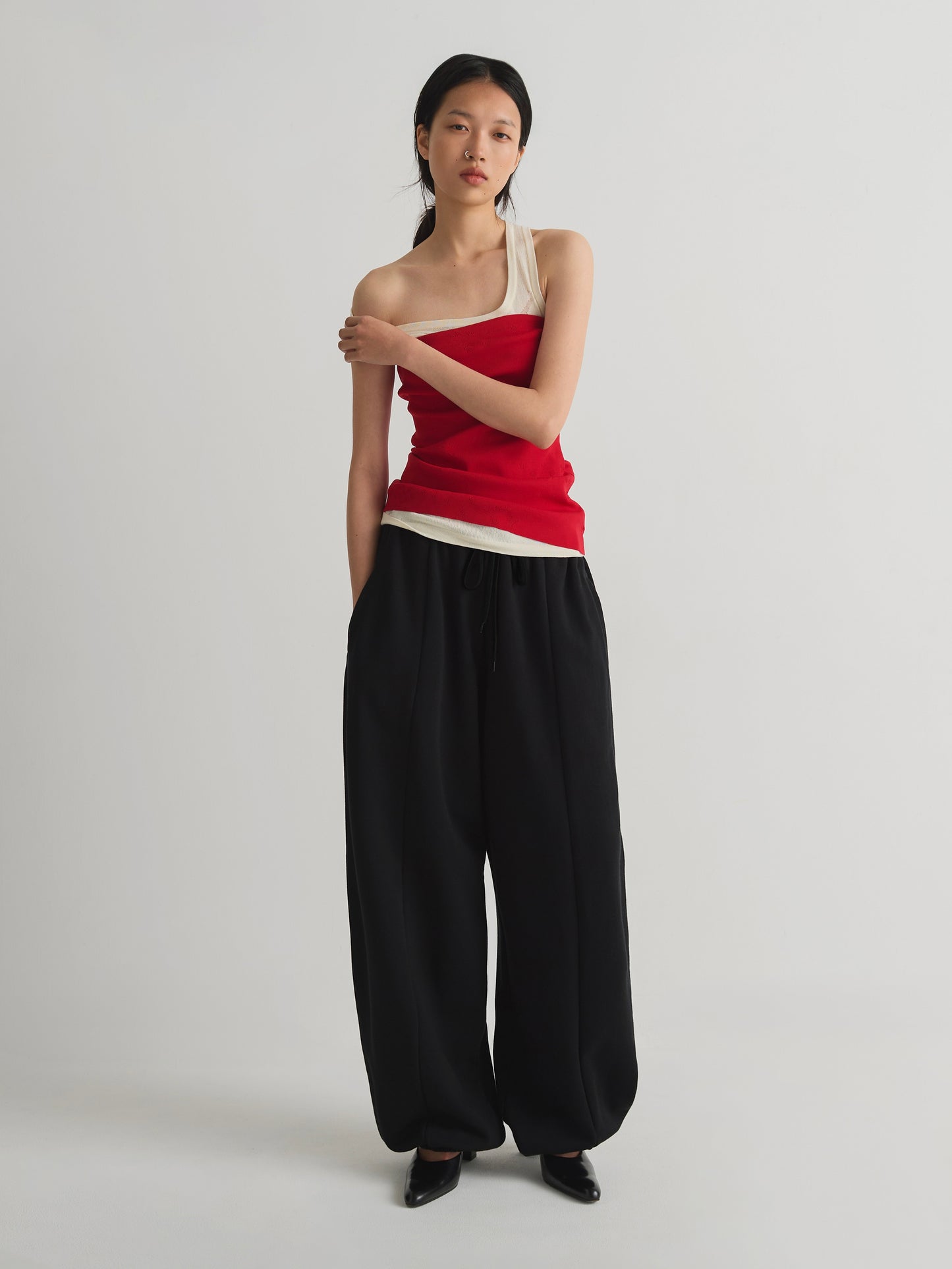 color:BLACK