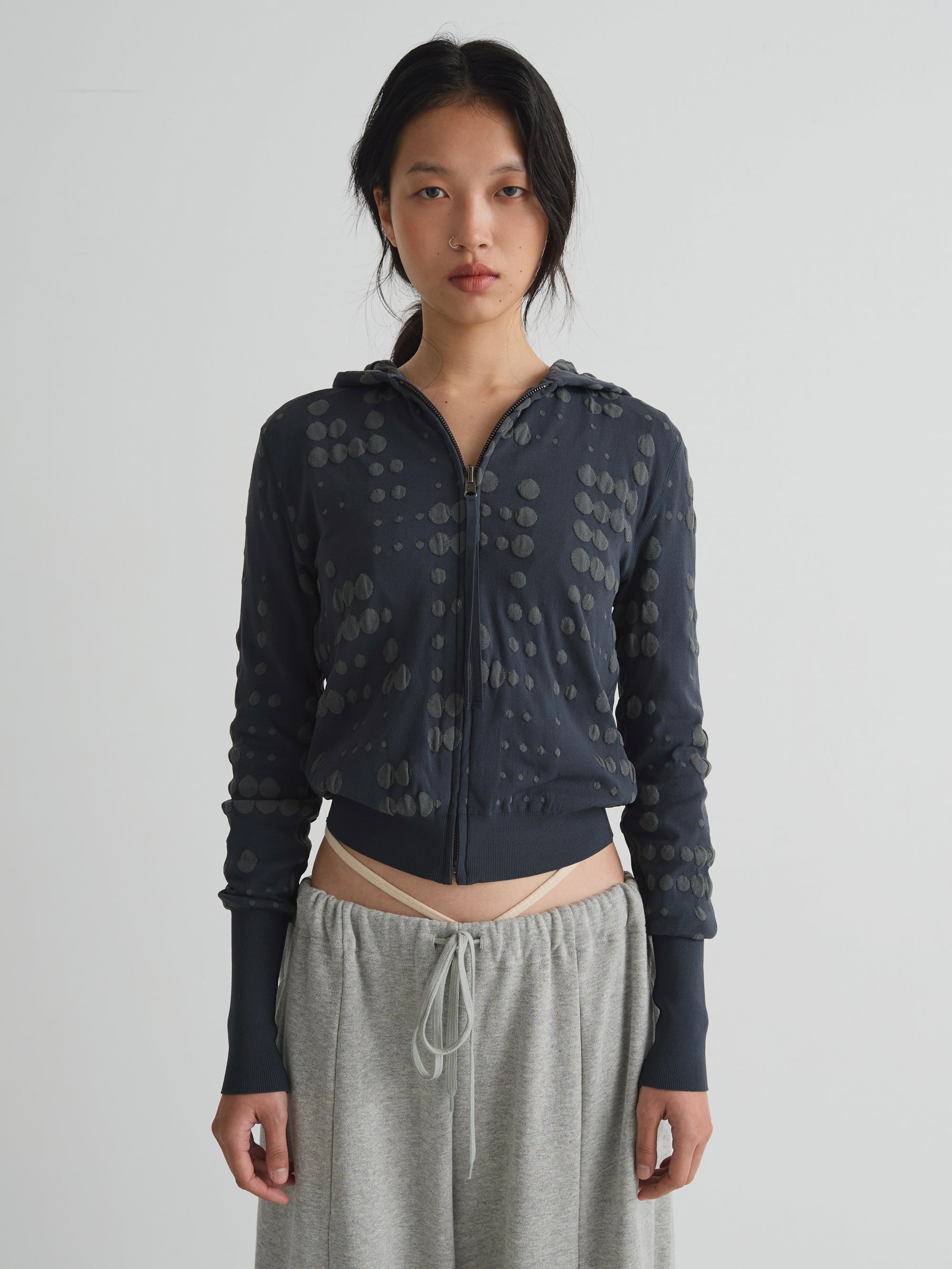 color:GREY