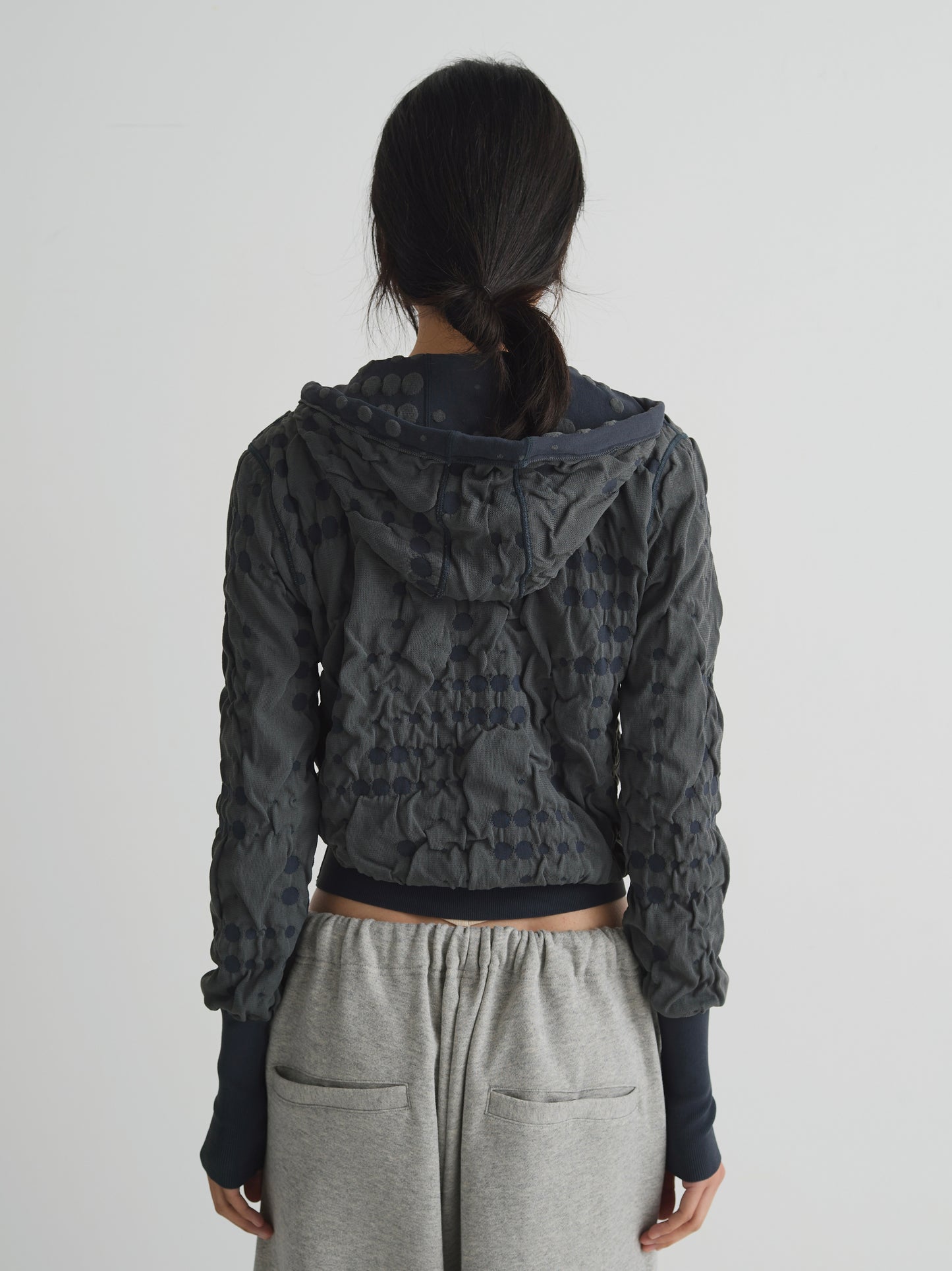 color:GREY