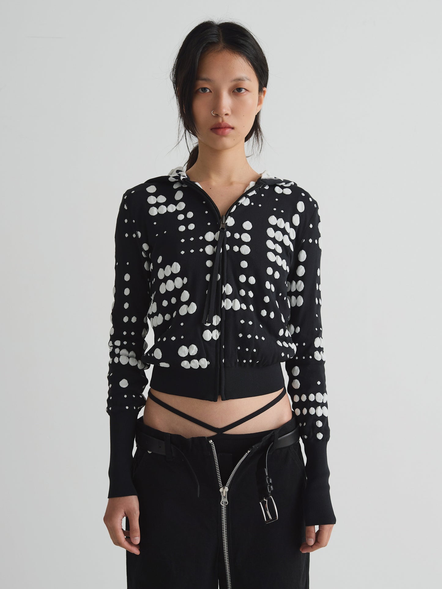 color:BLACK