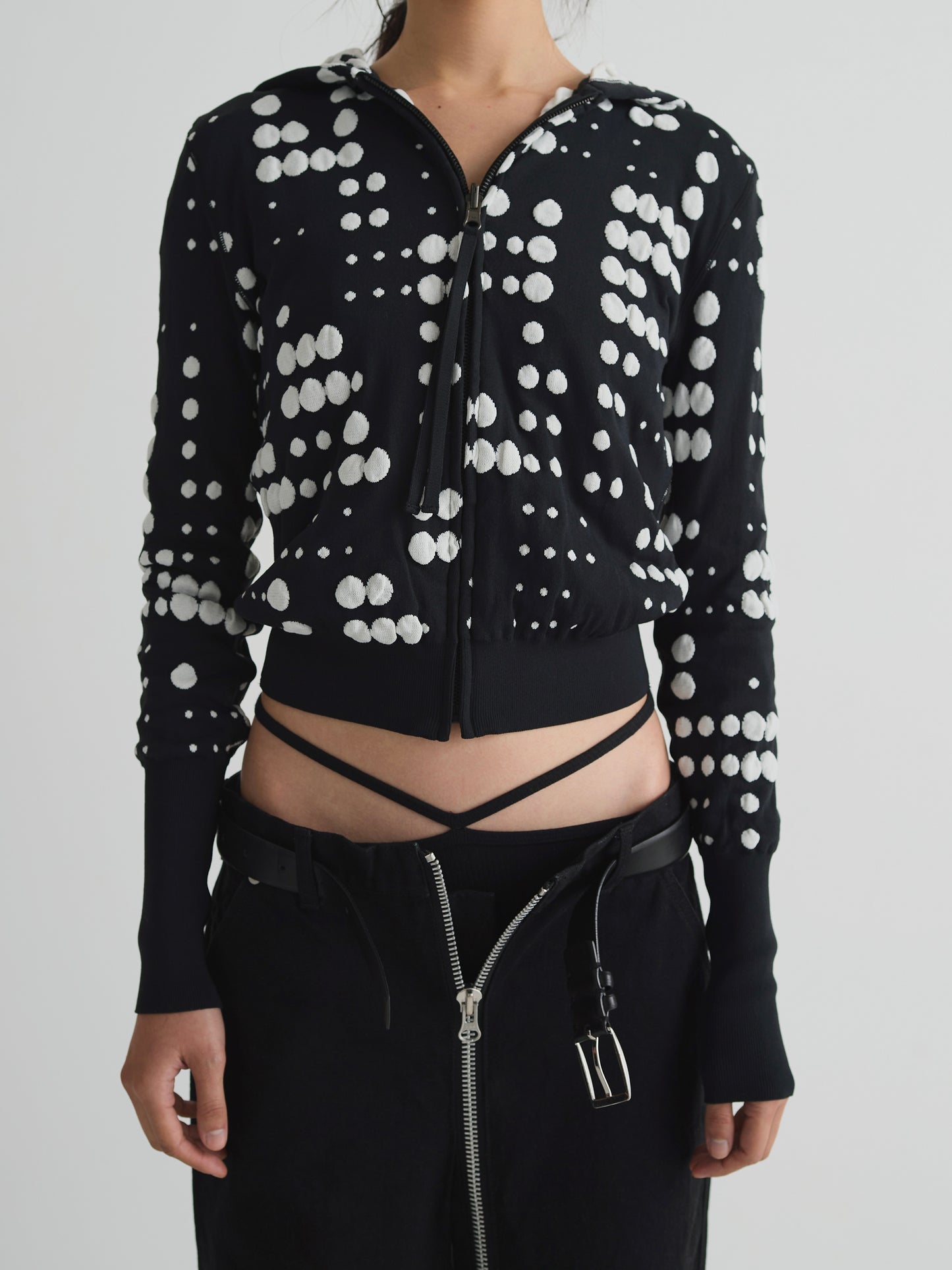 color:BLACK