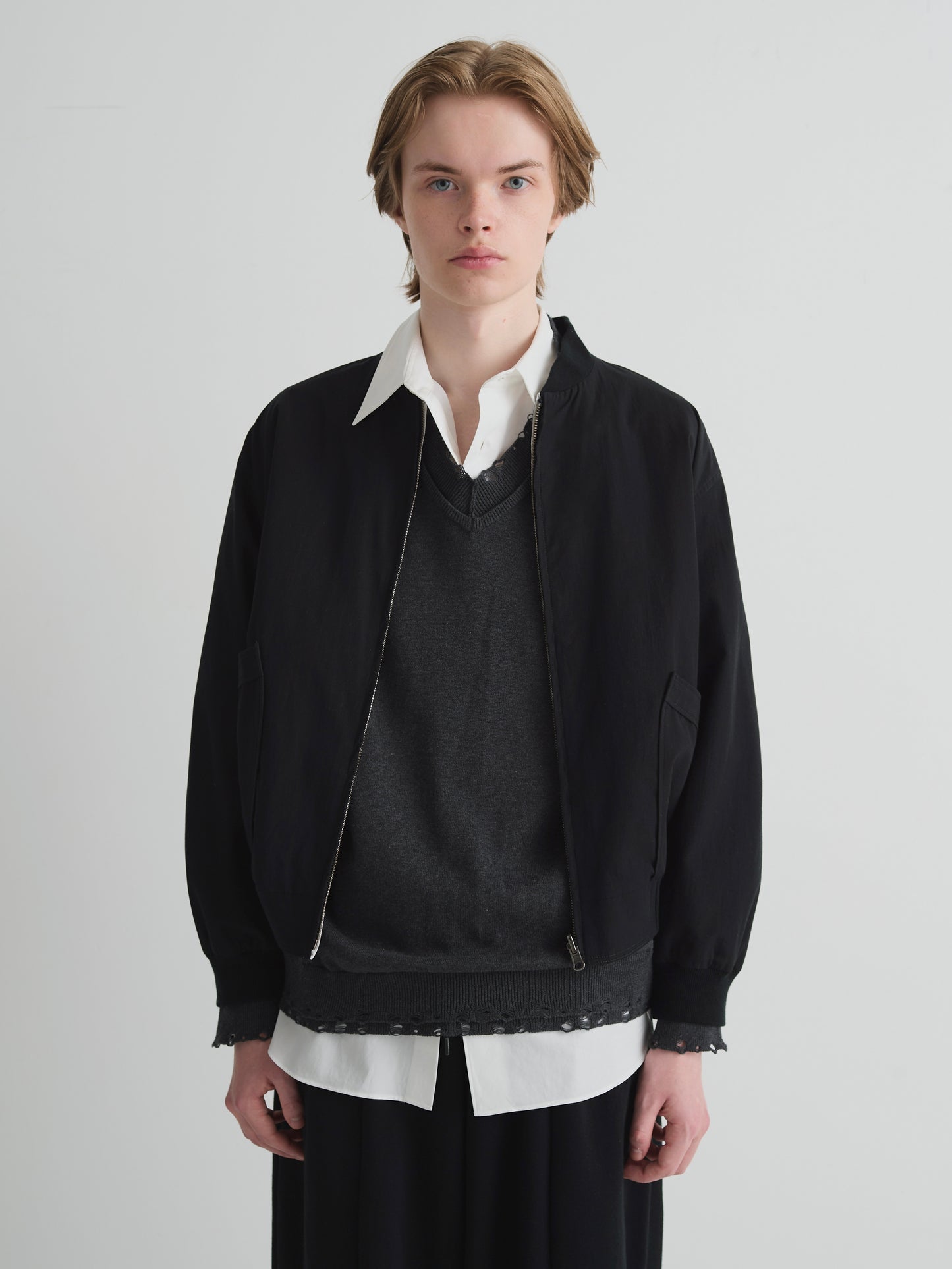 color:BLACK