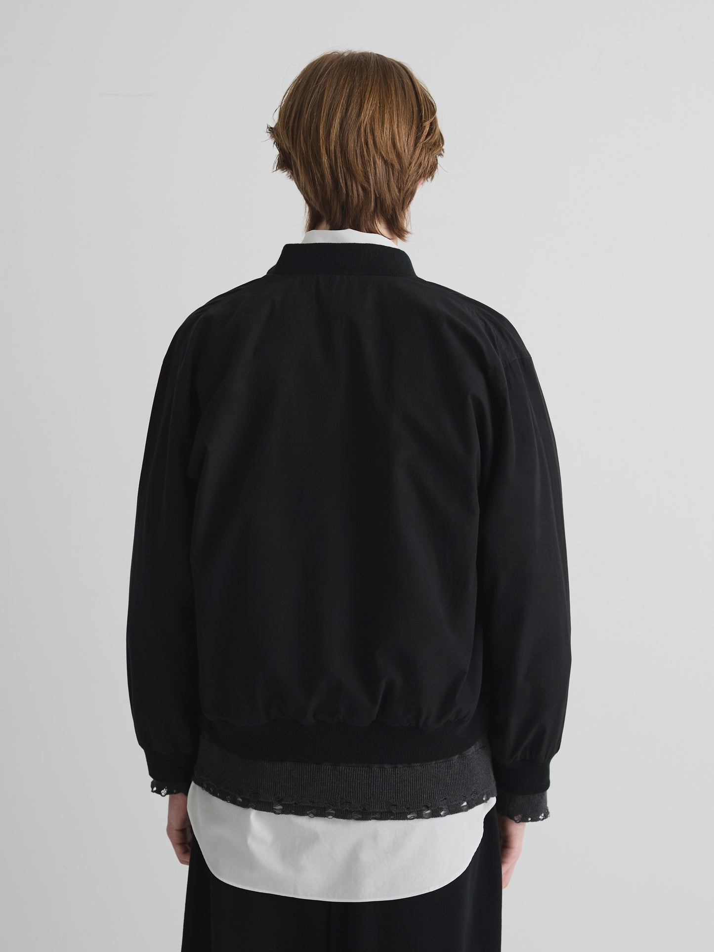 color:BLACK