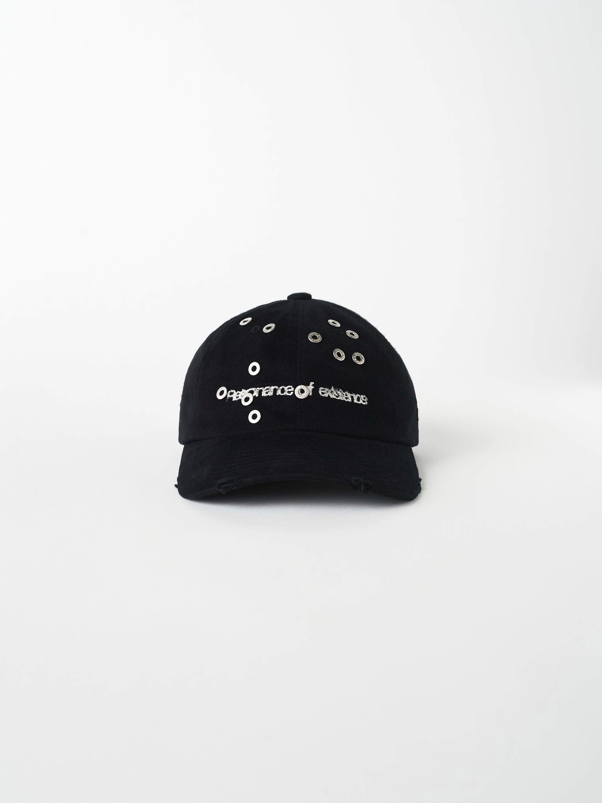 color:BLACK