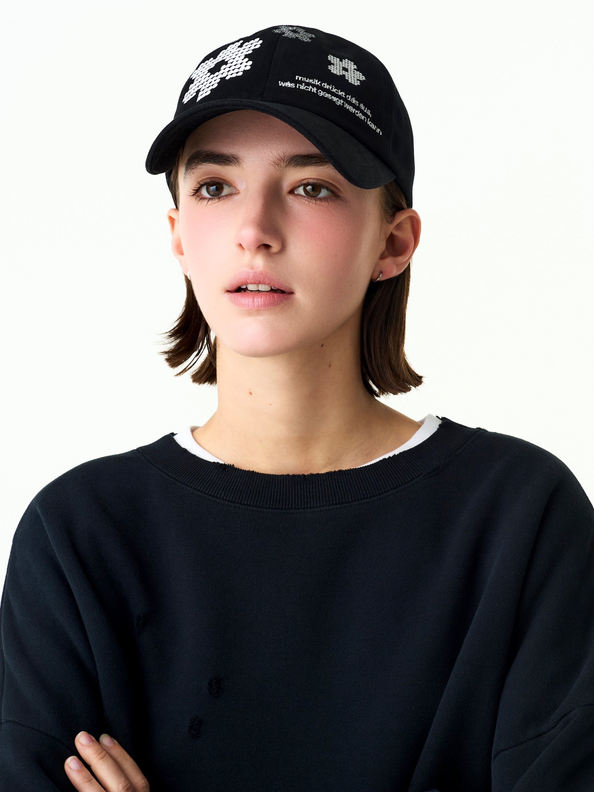 color:BLACK