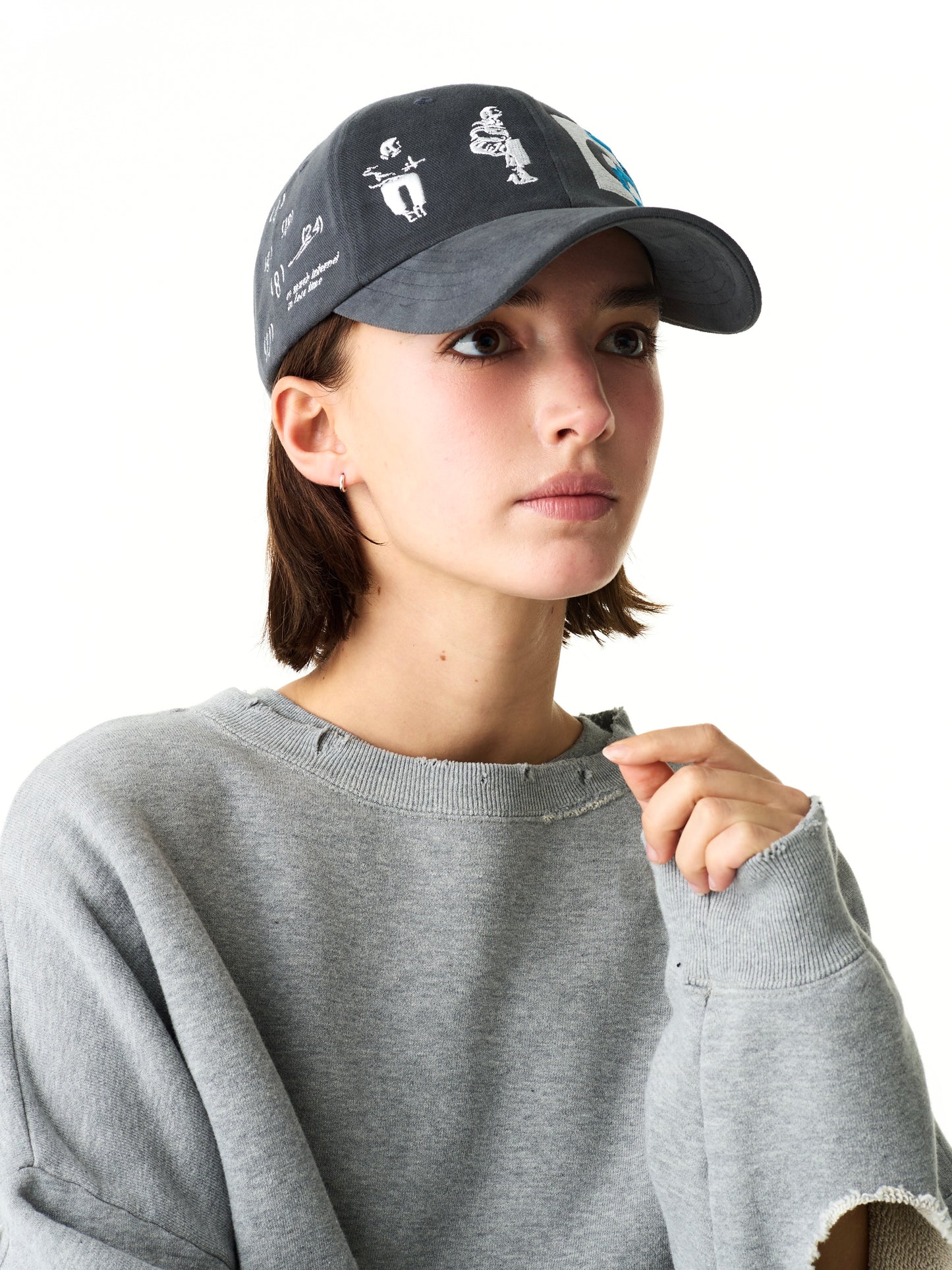 color:GREY