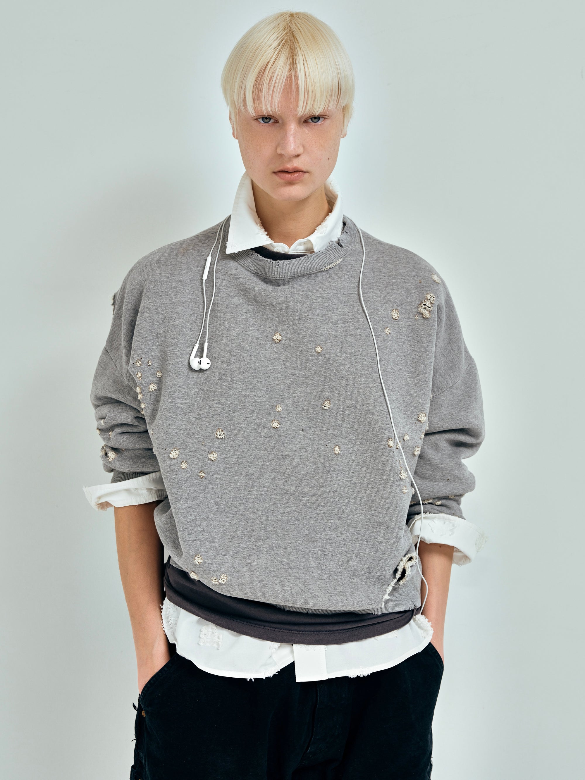 color:GREY