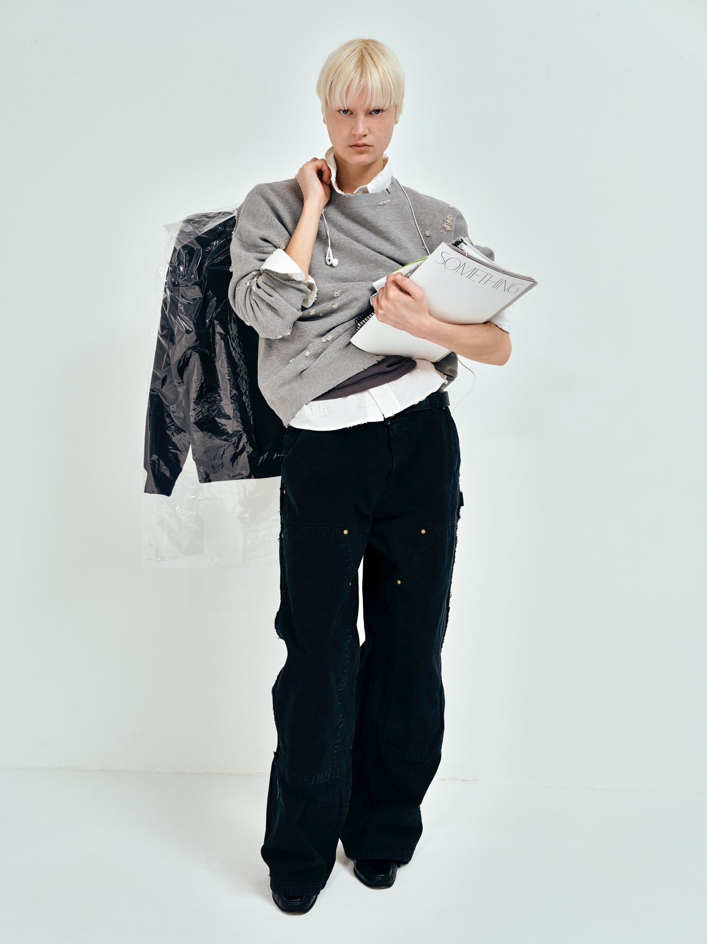 color:GREY
