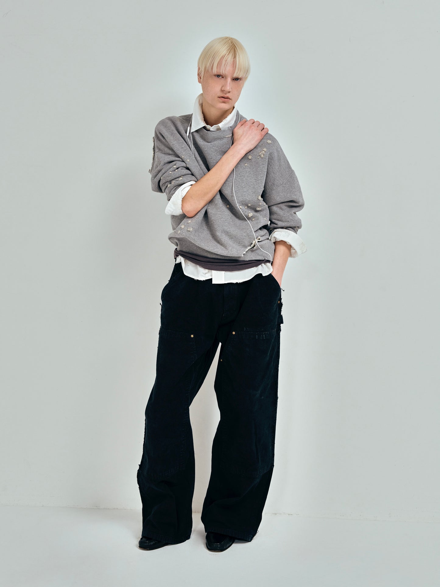 color:GREY